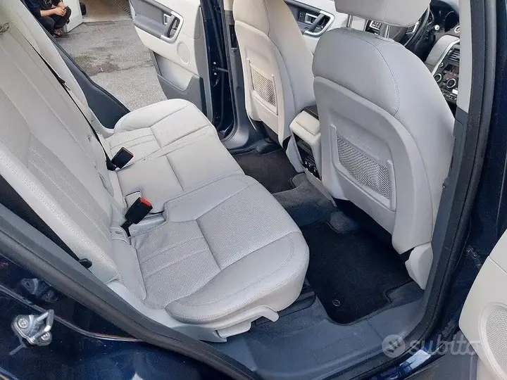 Land Rover Discovery Sport 2016 photo 5