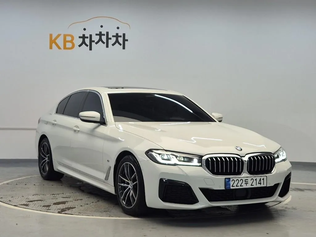 BMW 5 Series 2023 photo 4