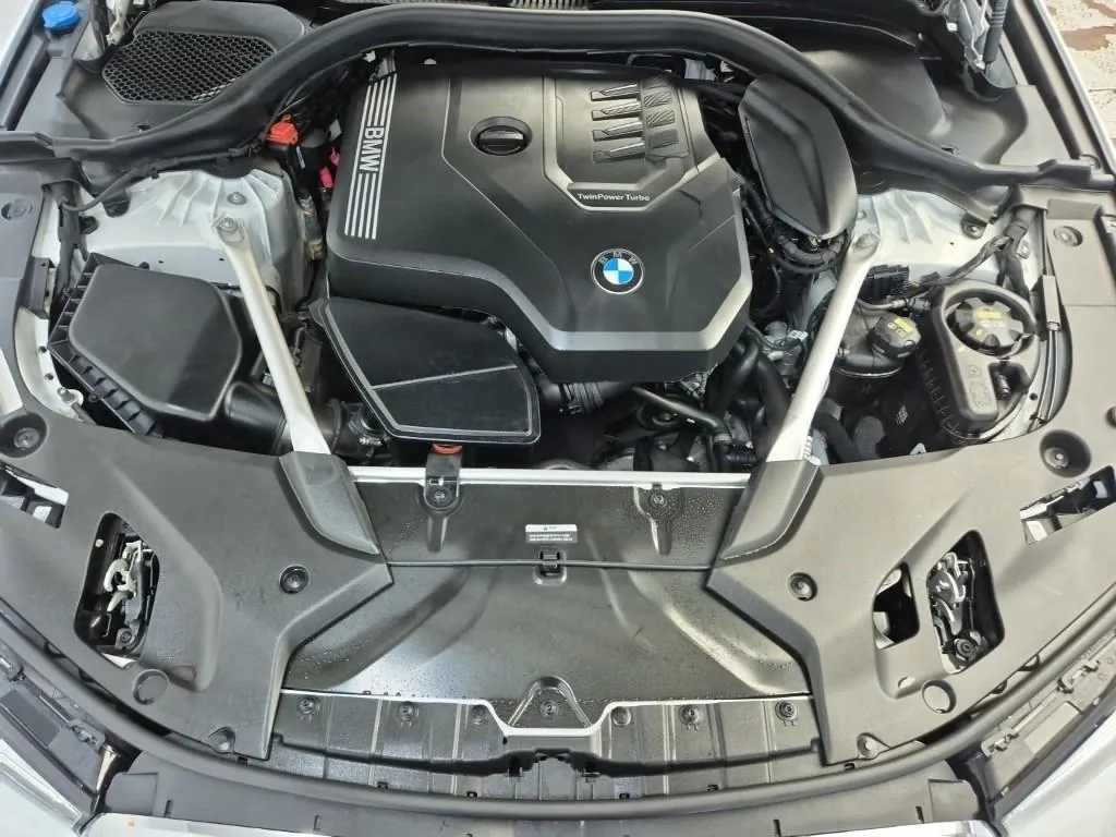 BMW 5 Series 2023 photo 5