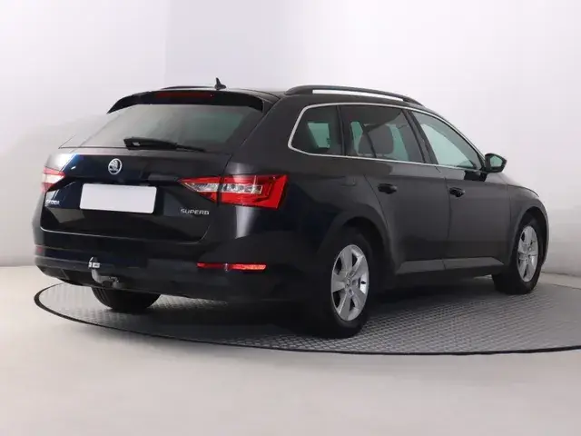 Skoda Superb Combi 2016 photo 4