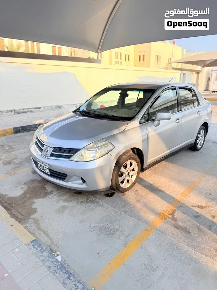 Nissan Tiida 2009 photo 2