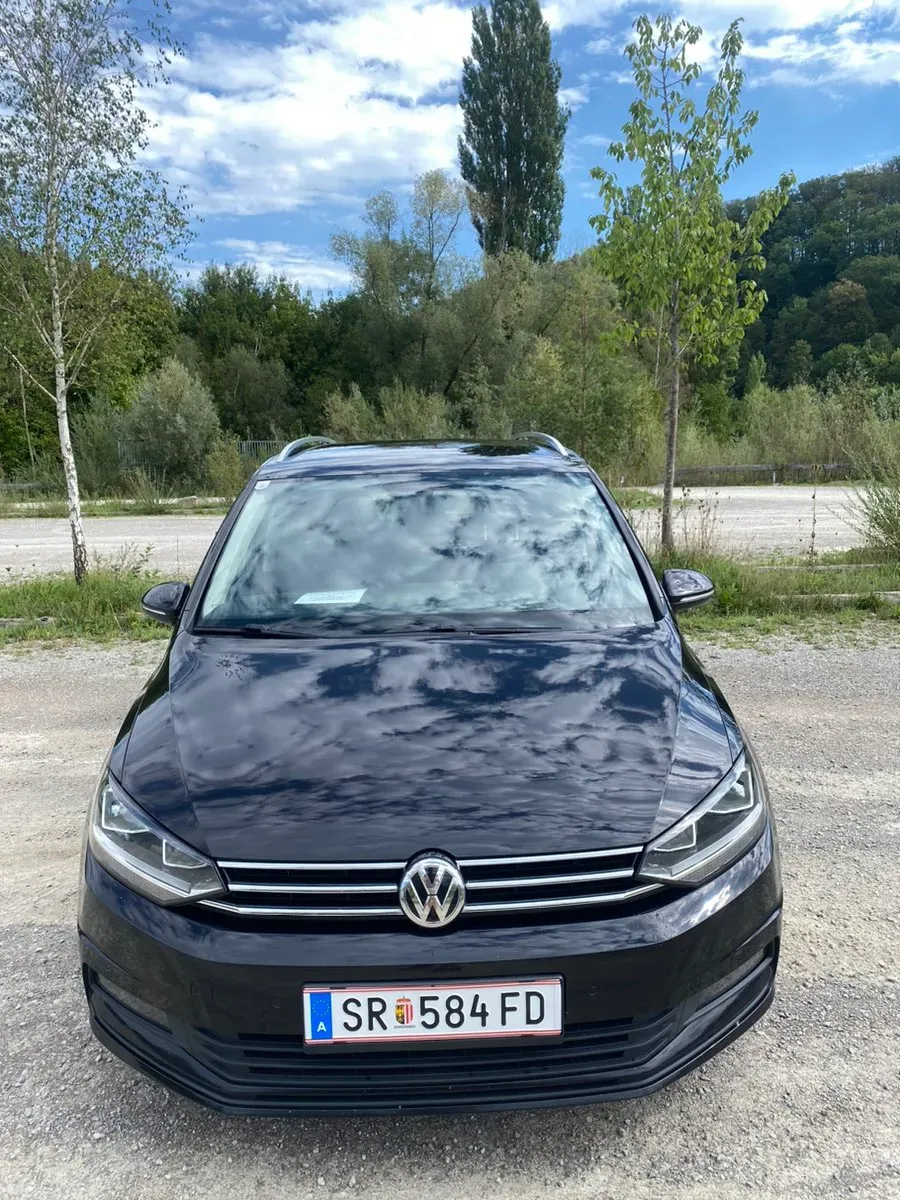 Volkswagen Touran 2018 photo 2