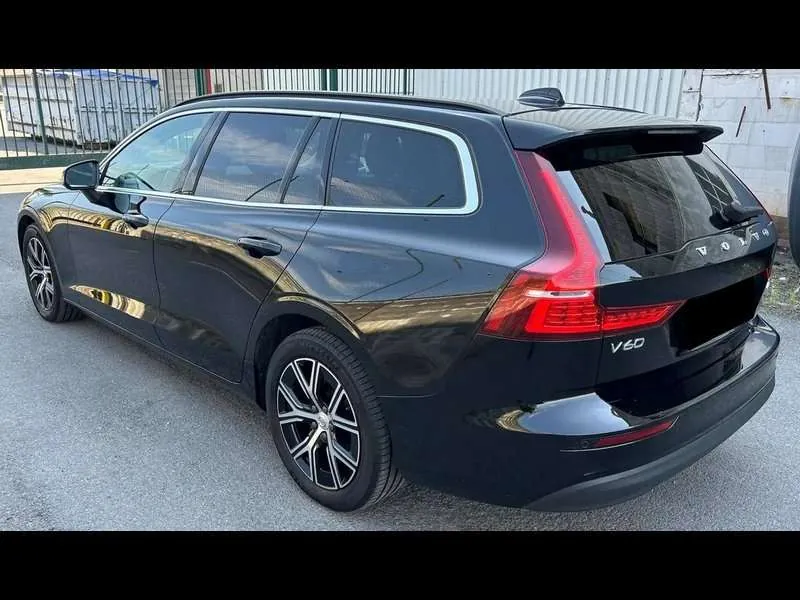 Volvo V60 2024 photo 3