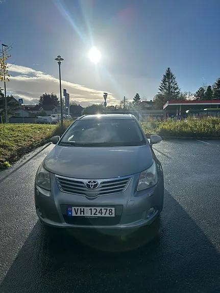 Toyota Avensis 2009 photo 2