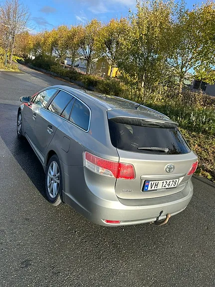 Toyota Avensis 2009 photo 5