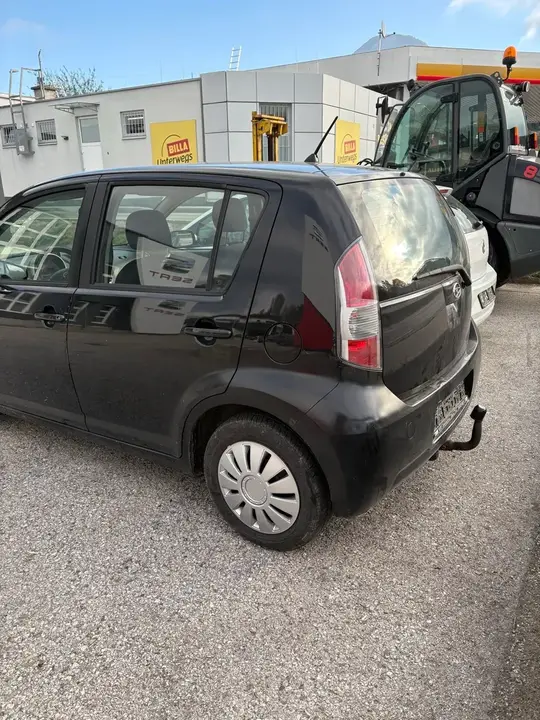 Daihatsu Sirion 2006 photo 3