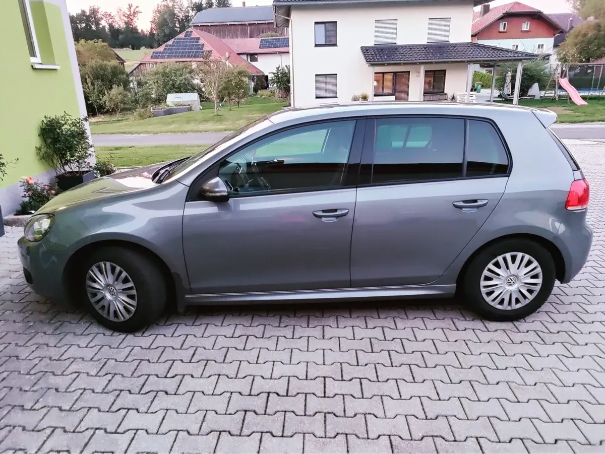 Volkswagen Golf 2011 photo 3