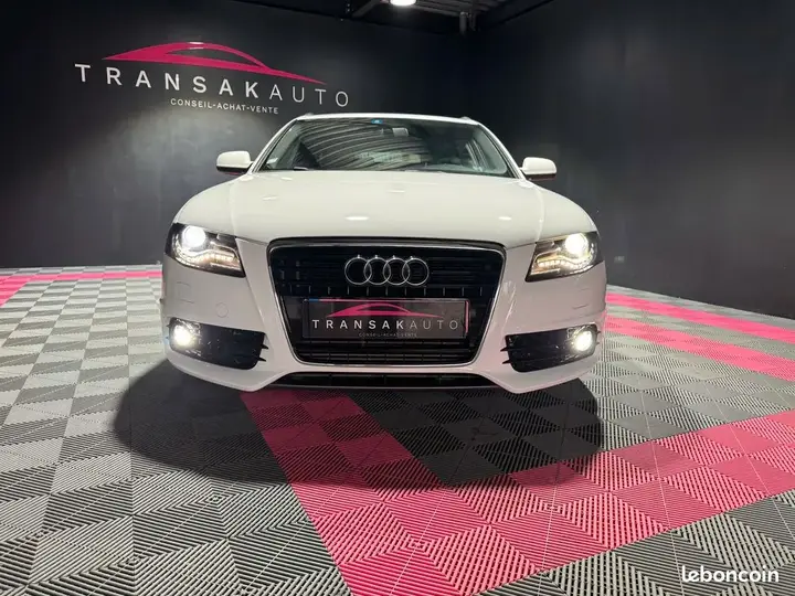 Audi A4 2009 photo 2