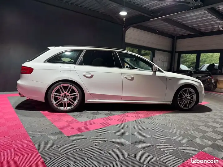 Audi A4 2009 photo 4