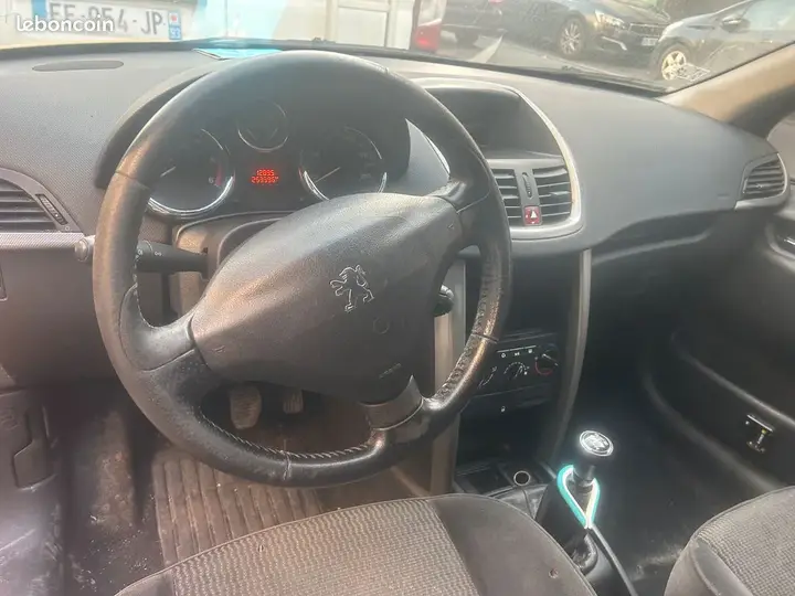 Peugeot 207 2007 photo 3