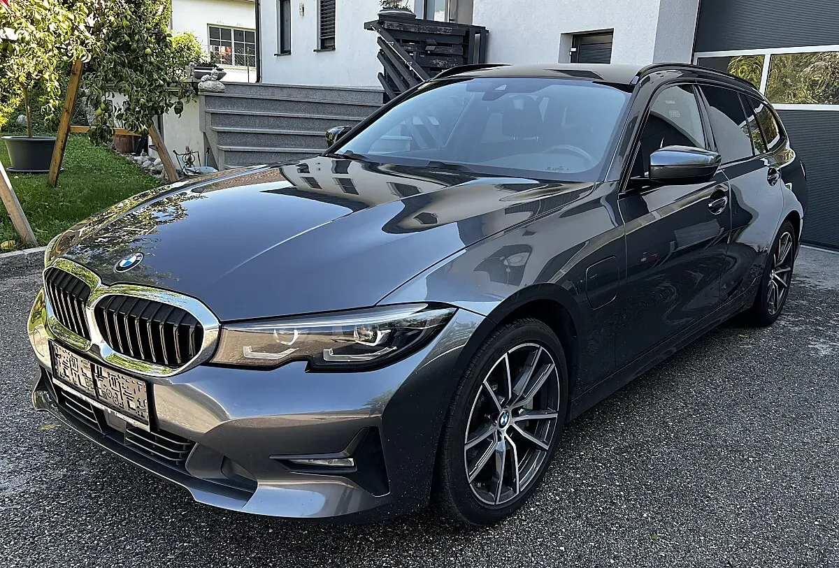 BMW 3 Series 2021 photo 3