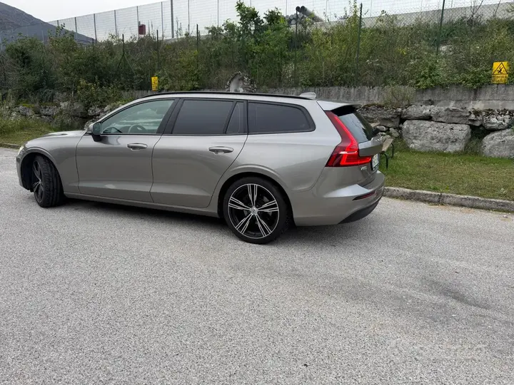 Volvo V60 2019 photo 3