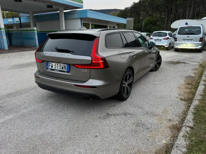 Volvo V60 2019 photo 4