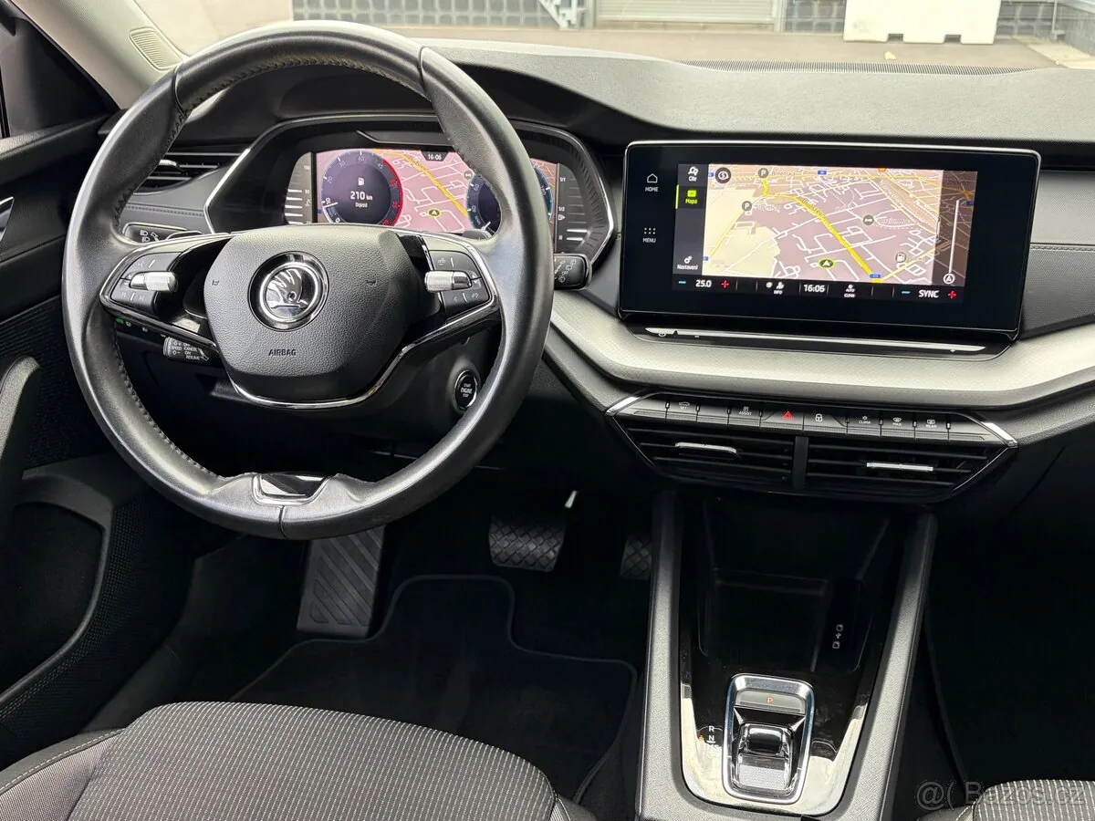 Skoda Octavia 2023 photo 2