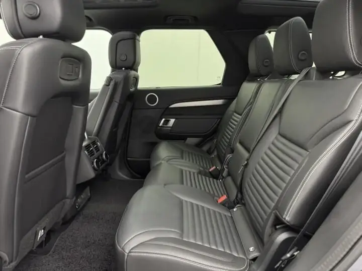 Land Rover Discovery 2026 photo 5