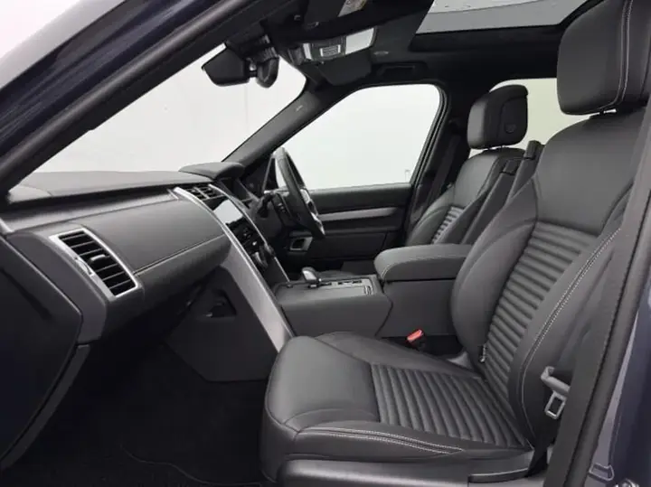 Land Rover Discovery 2026 photo 4