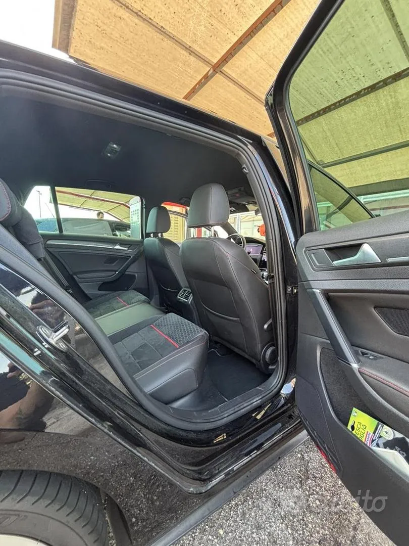 Volkswagen Golf 2019 photo 2