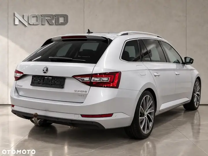 Skoda Superb 2017 photo 5