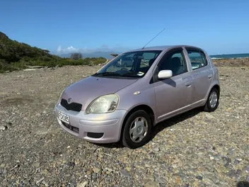 Toyota Vitz 2001 photo 3