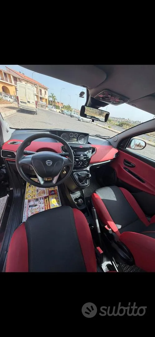 Lancia Ypsilon 2013 photo 2
