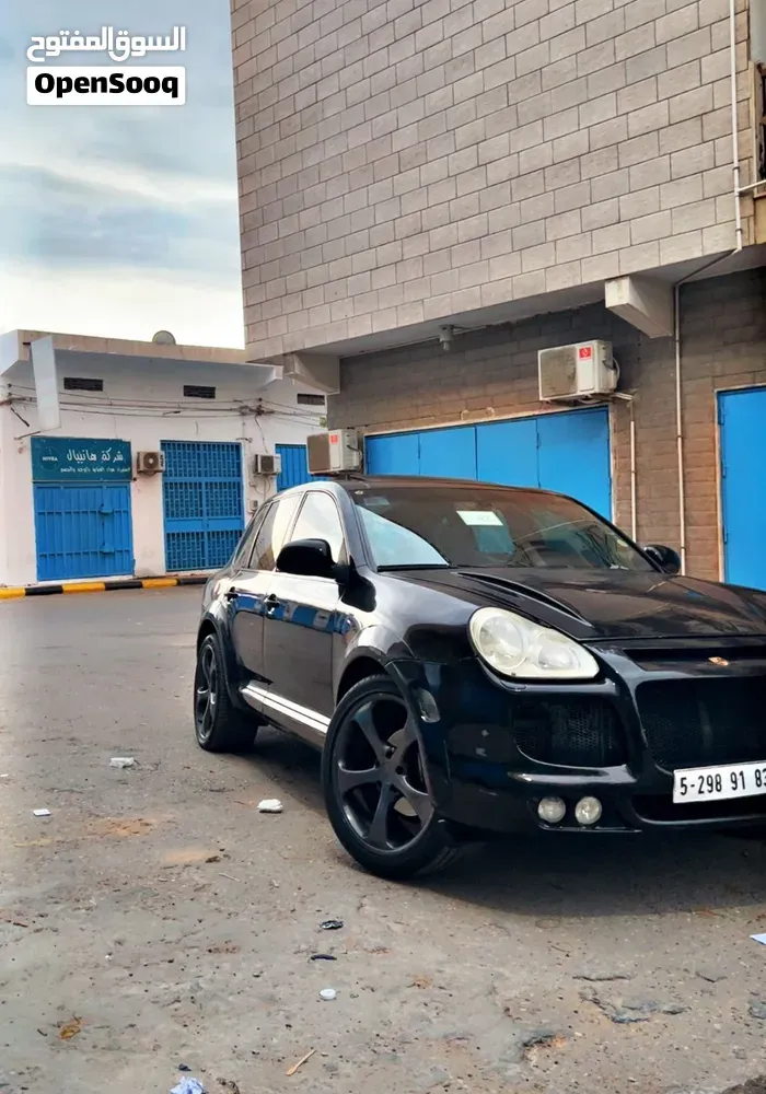 Porsche Cayenne 2011 photo 2