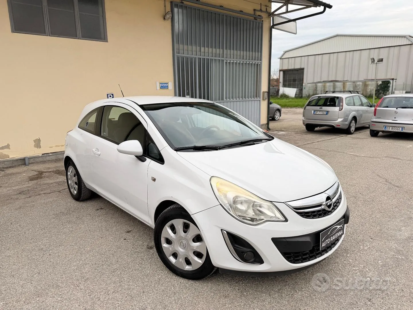 Opel Corsa 2012 photo 2