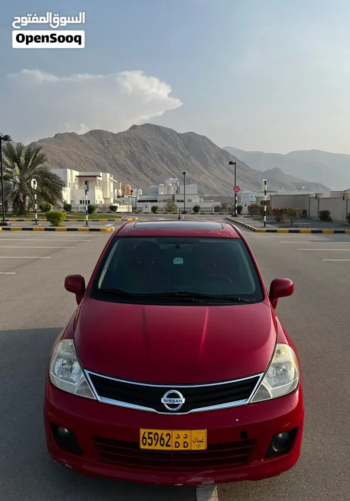 Nissan Versa 2010 photo 2