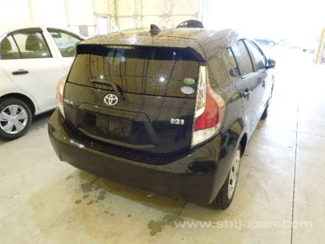 Toyota Aqua 2015 photo 4