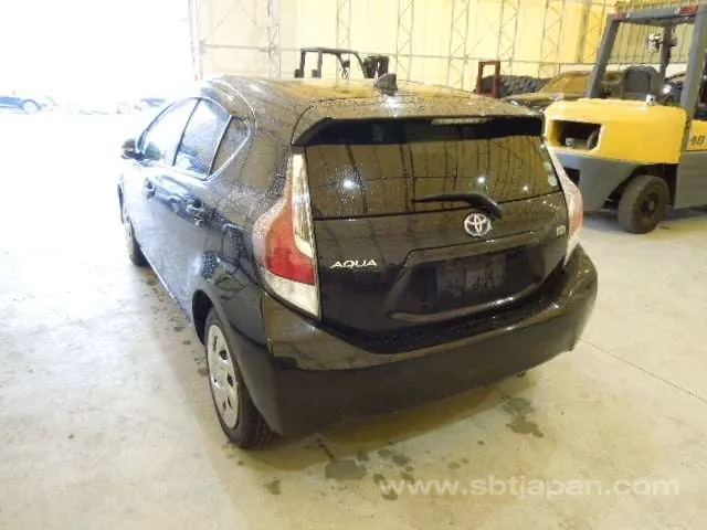 Toyota Aqua 2015 photo 3