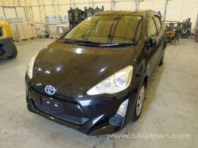 Toyota Aqua 2015 photo 2