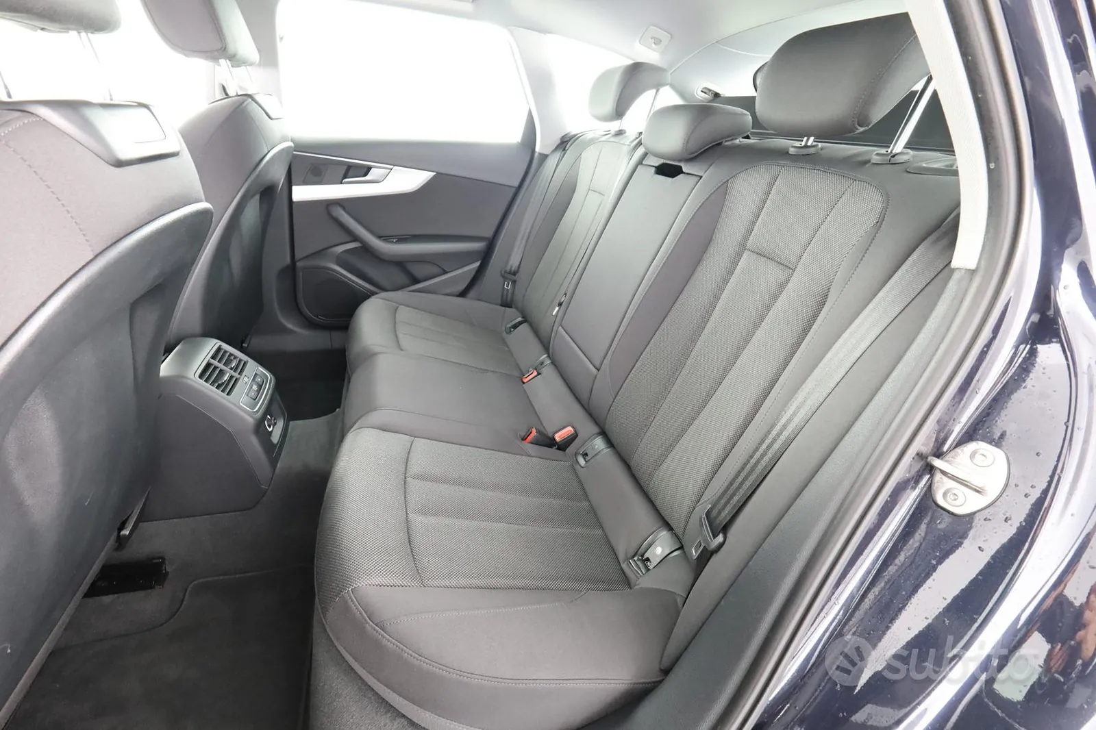 Audi A4 2017 photo 3