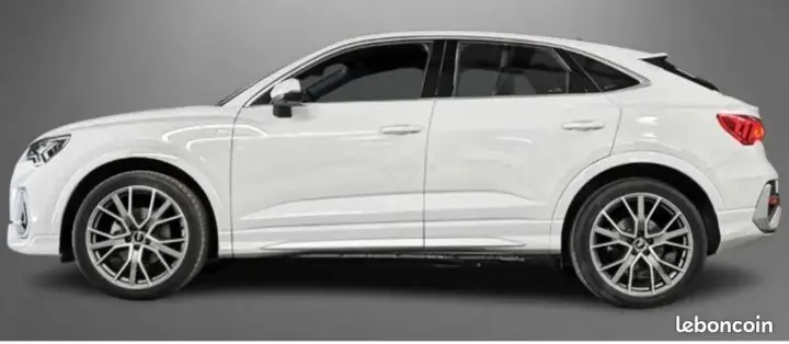 Audi Q3 2022 photo 2
