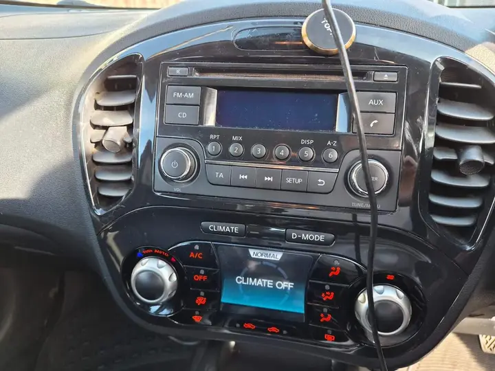 Nissan Juke 2011 photo 4