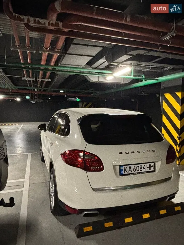 Porsche Cayenne 2011 photo 4