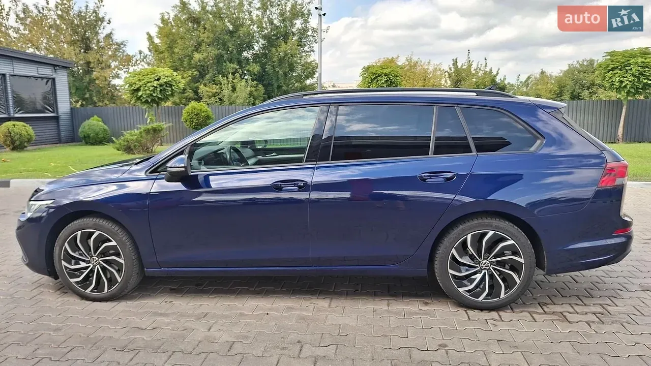 Volkswagen Golf 2022 photo 2