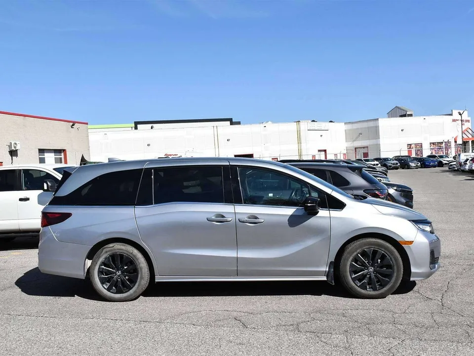 Honda Odyssey 2025 photo 3