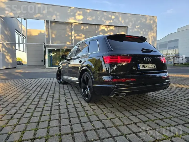 Audi Q7 2016 photo 4