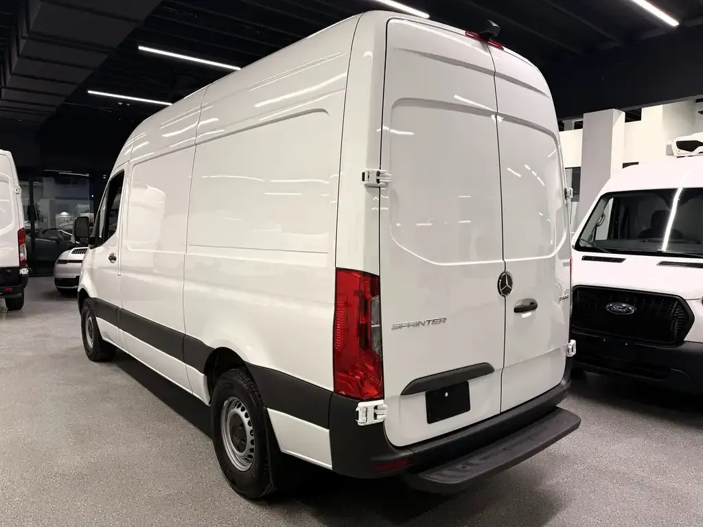 Mercedes-Benz Sprinter 2023 photo 3