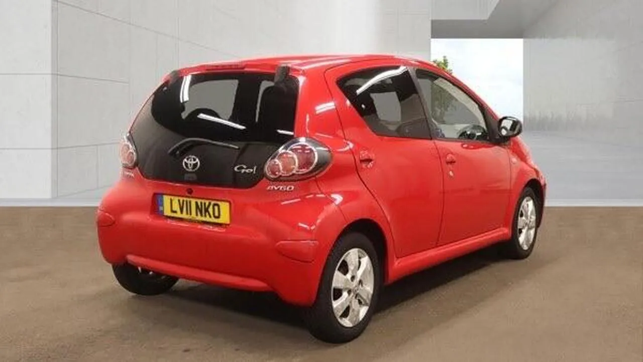 Toyota Aygo 2011 photo 2