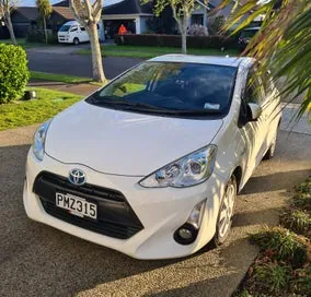 Toyota Aqua 2017 photo 2