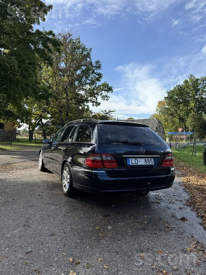 Mercedes-Benz E220 2006 photo 4