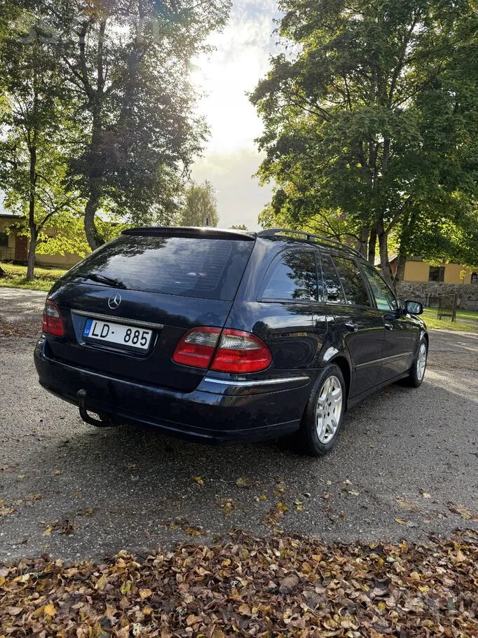 Mercedes-Benz E220 2006 photo 3