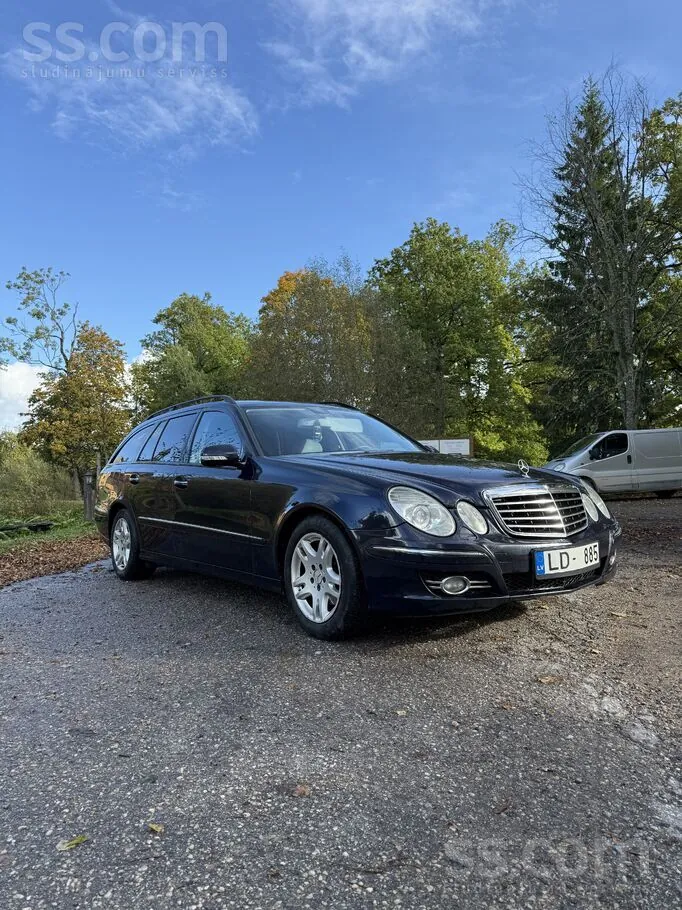Mercedes-Benz E220 2006 photo 2