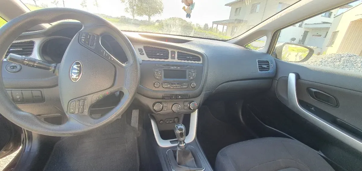 Kia Ceed 2012 photo 3