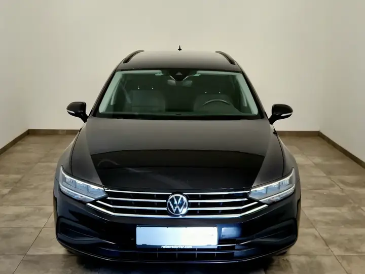 Volkswagen Passat 2021 photo 3