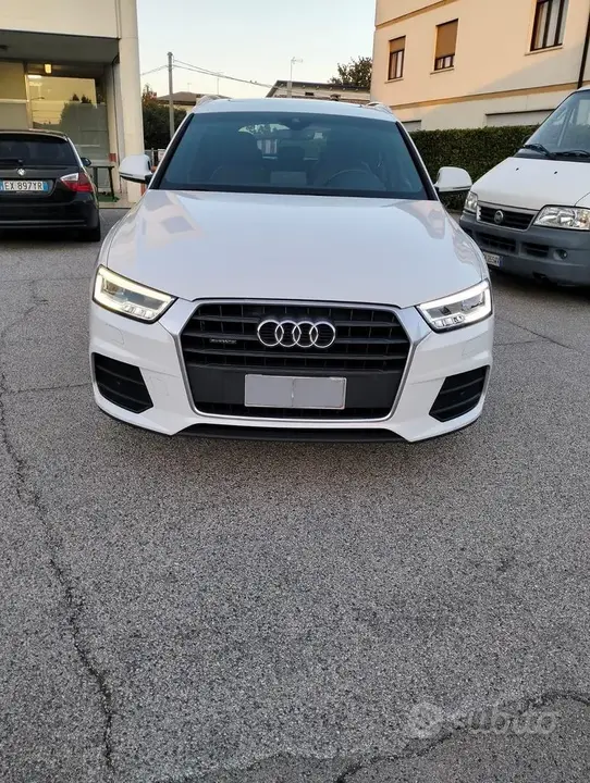 Audi Q3 2015 photo 2