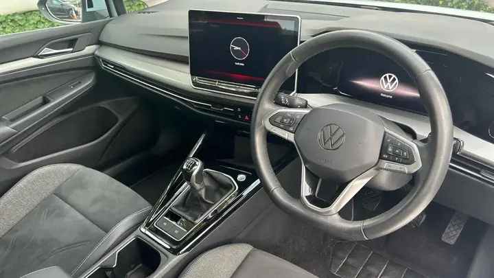 Volkswagen Golf 2025 photo 5