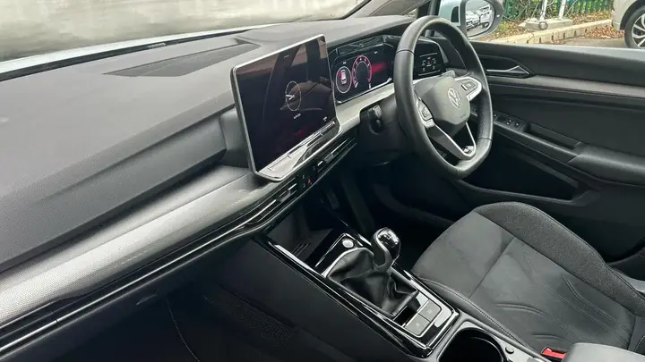 Volkswagen Golf 2025 photo 2