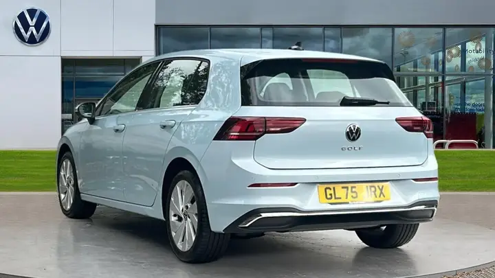 Volkswagen Golf 2025 photo 3