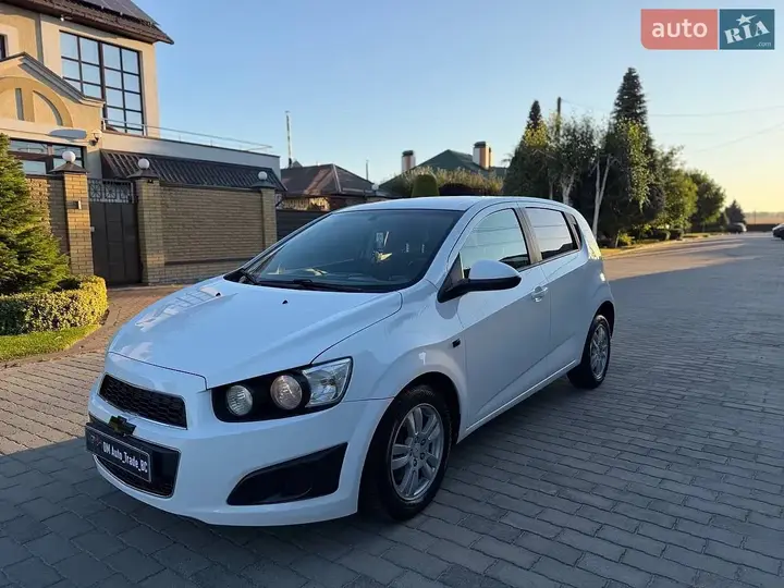 Chevrolet Aveo 2013 photo 3